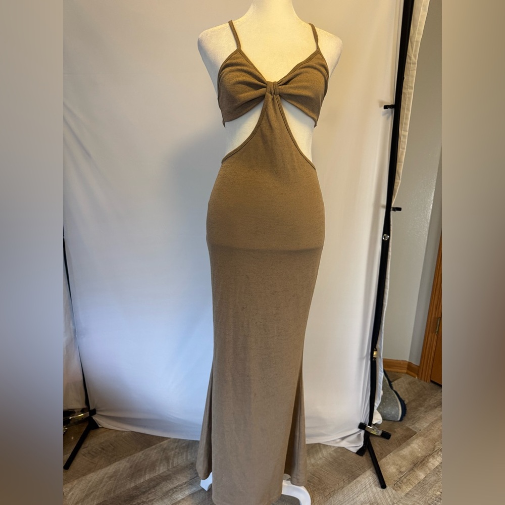 Tan  long  knit dress w/side panel cutout, sleek silhouette